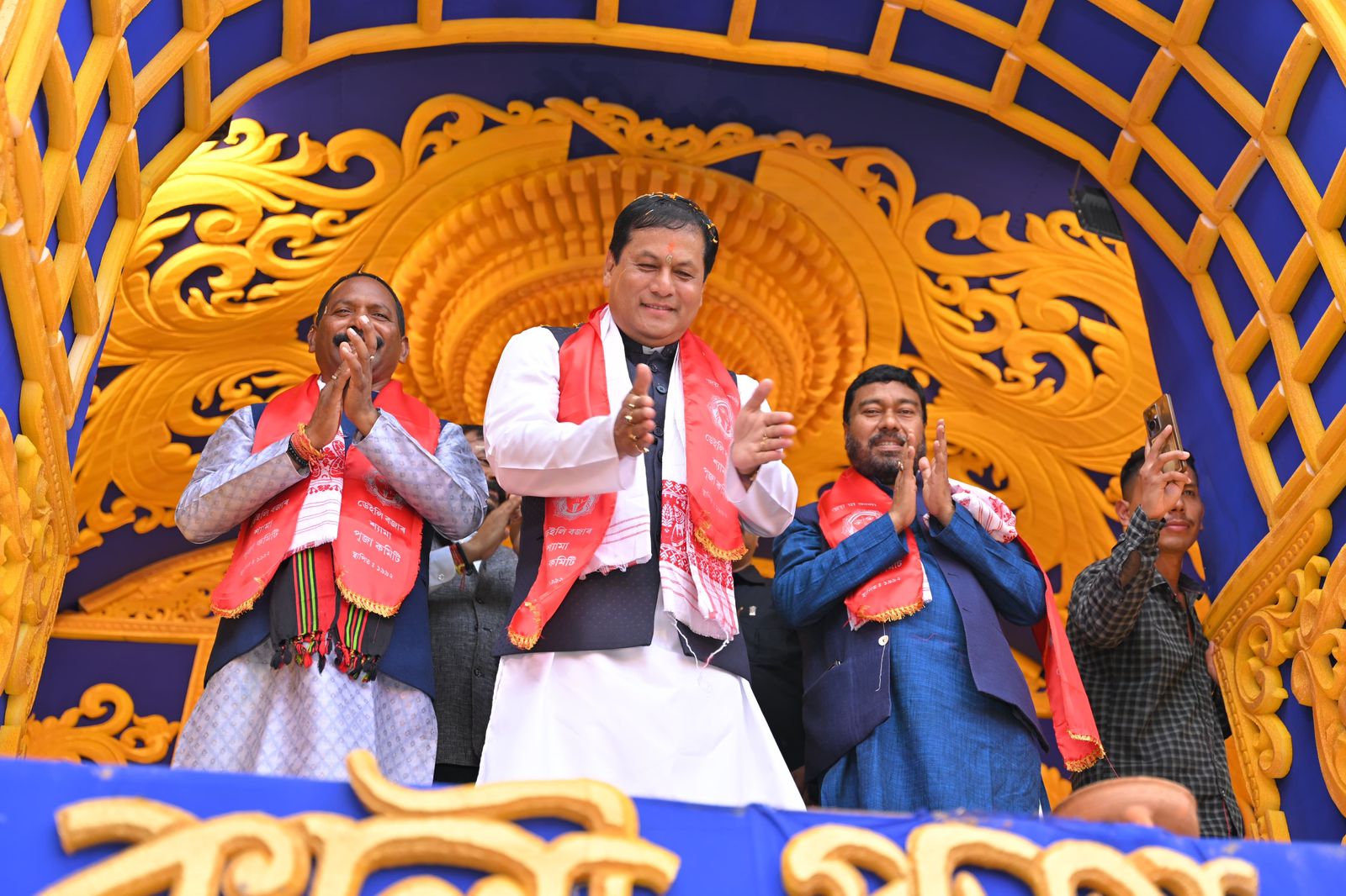 Union Minister Sarbananda Sonowal Visits Kali Puja Mandaps in Tinsukia, Prays for Peace & Goodwill of Humanity*