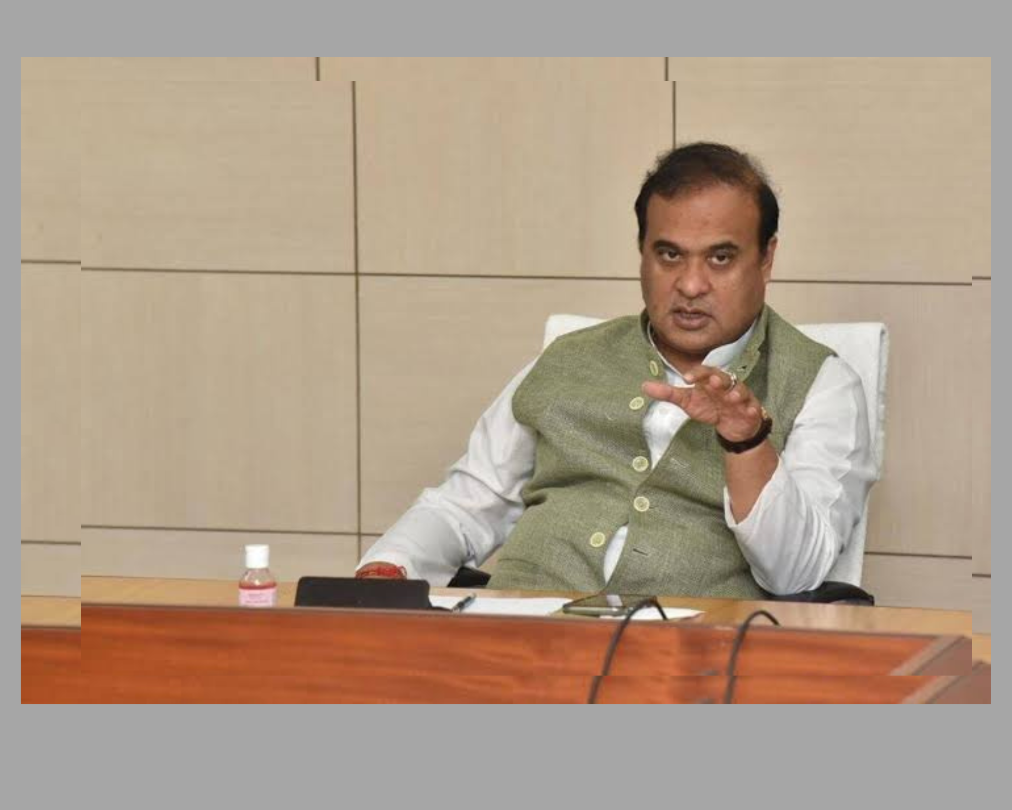গাহৰি মাংস বন্ধ কৰাৰ কোনো প্ৰশ্নই নুঠে’  গো মাংস বিতৰ্কত ভূপেন বৰাই শ্ৰীমন্ত শংকৰদেৱক টানি অনাক লৈ মুখ্যমন্ত্রীৰ প্ৰতিক্ৰিয়া
