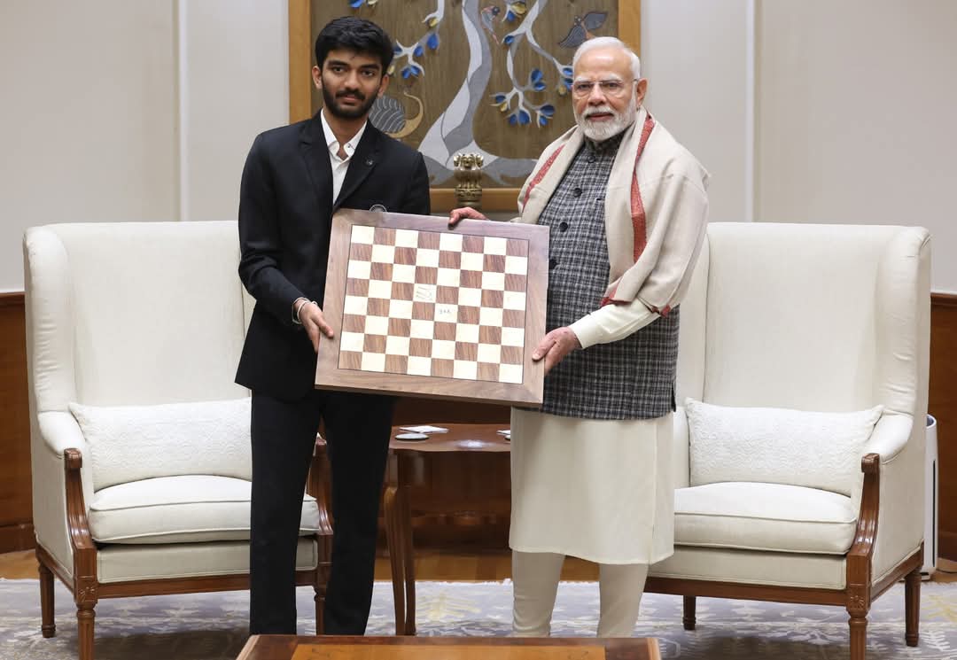 ইতিহাস সৃষ্টি কৰি বিশ্ব দবা চেম্পিয়নশ্বিপৰ খিতাপ দখল কৰা ১৮ বছৰীয়া ভাৰতীয় গ্ৰেণ্ডমাষ্টাৰ ডি. গুকেশে আজি প্ৰধানমন্ত্ৰী নৰেন্দ্ৰ মোদীক সাক্ষাৎ