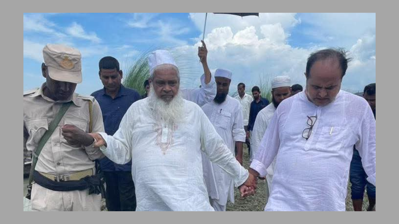 বদৰুদ্দিন আজমলৰ তীব্ৰ কতাক্ষ অখিল গগৈক
