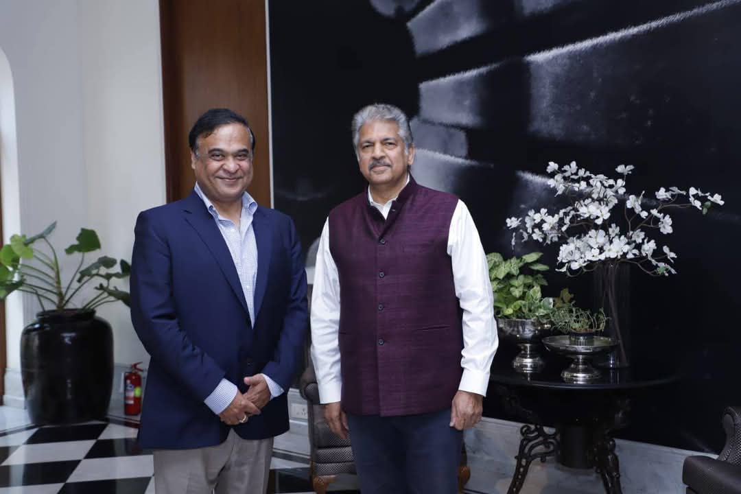 মুম্বাইত টাটা ট্ৰাষ্টৰ অধ্যক্ষ ন’ৱেল টাটা আৰু মহিন্দ্ৰা গ্ৰুপৰ অধ্যক্ষ আনন্দ মহিন্দ্ৰাৰ সৈতে সাক্ষাৎ কৰিলে অসমৰ মুখ্যমন্ত্ৰী ড° হিমন্ত বিশ্ব শৰ্মাই।