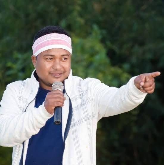 ৰাজীৱ শদিয়াক চিনি নাপাও বুলি কৈ অহংকাৰীৰ পৰিচয় দিছে জুবিন গাৰ্গে