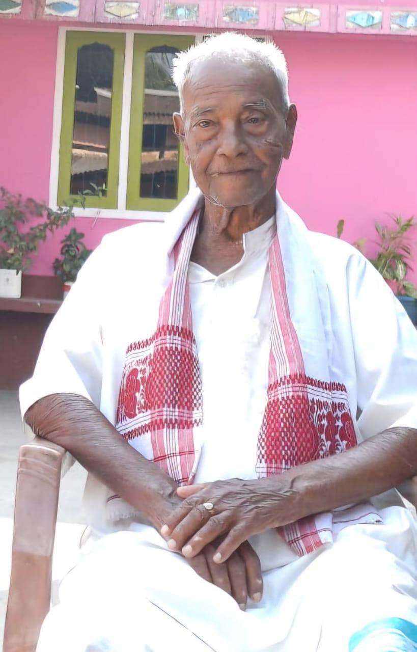 তামুলপুৰৰ কৃতী শিক্ষক ধৰনীধৰ ডেকাৰ পাৰলোক প্ৰাপ্তি   অঞ্চলটোত গভীৰ শোকৰ ছা