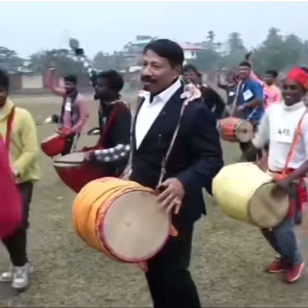 ঝুমুইৰ নৃত্যৰে অভিলেখ গঢ়িব অসম চৰকাৰ