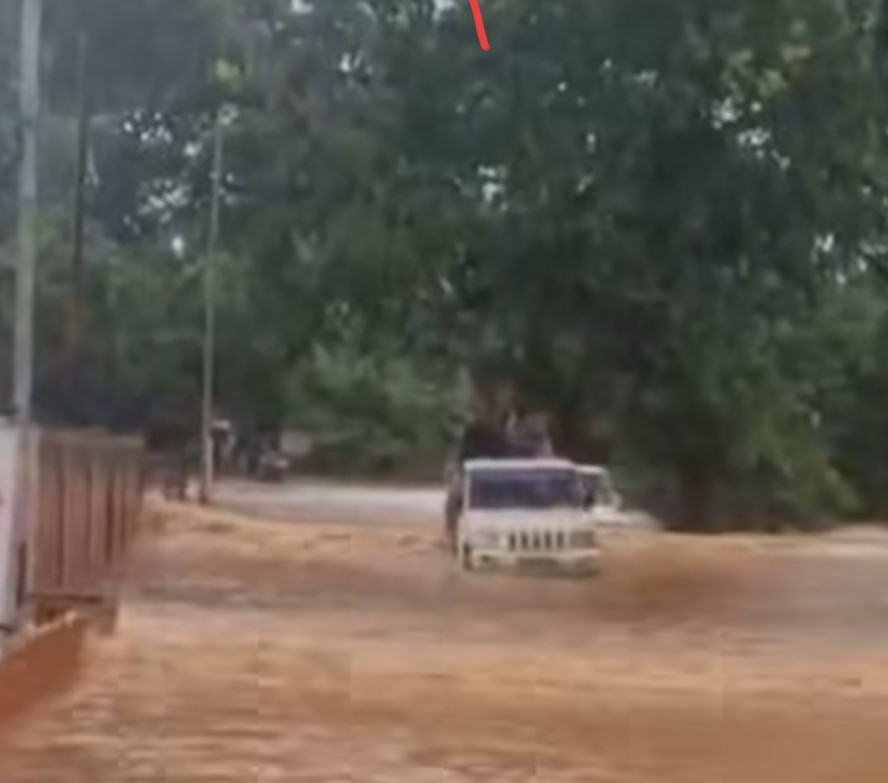 গুৱাহাটী মহানগৰৰ বিভিন্ন প্ৰান্তত বানপানী: জনজীৱন বিপৰ্যস্ত