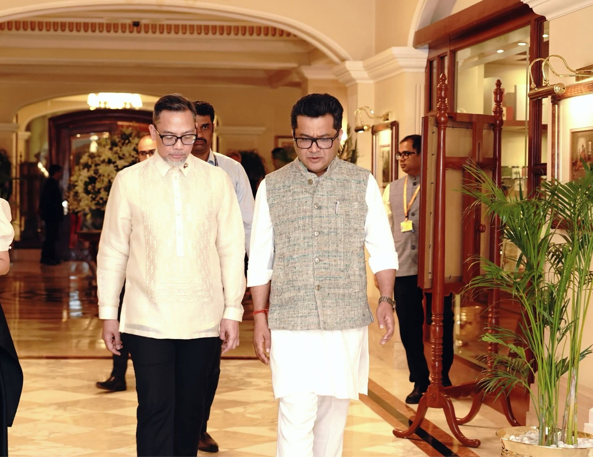 ফিলিপাইনছ গণৰাজ্যৰ ১২৭ সংখ্যক ৰাষ্ট্ৰীয় দিৱস উদযাপন 🇮🇳