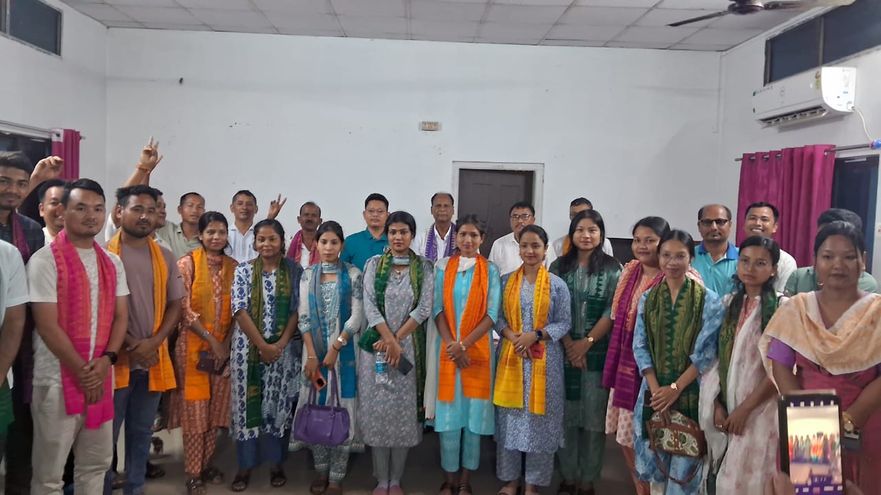 তামুলপুৰত নৱ নিযুক্ত টেট শিক্ষক – শিক্ষয়িত্ৰীৰ মত বিনিময় অনুষ্ঠান সম্পন্ন। ।