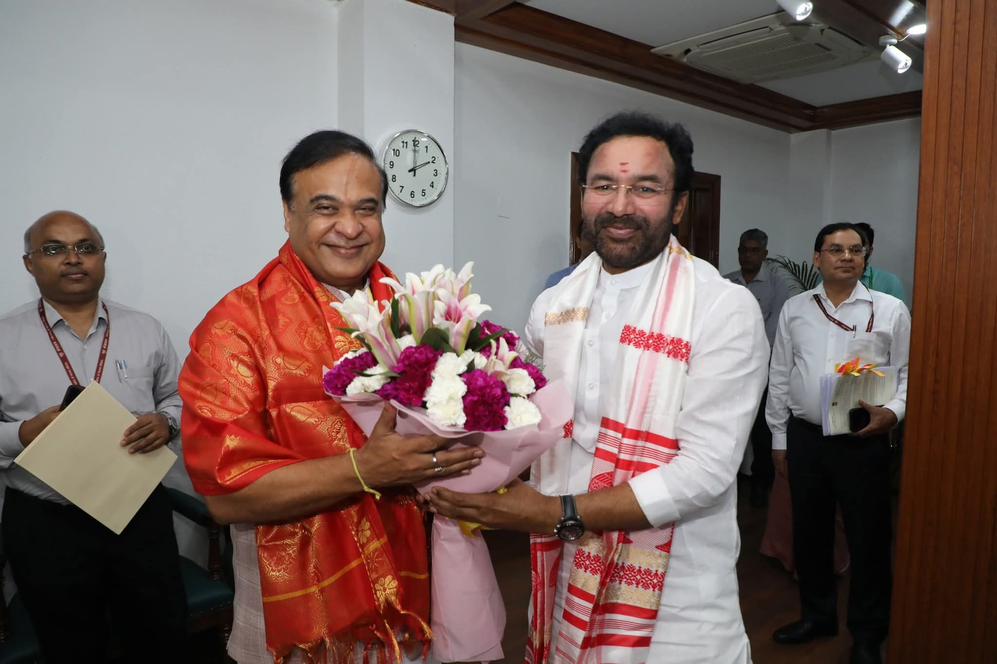 অসমৰ খনিজ সম্পদ বিকাশক লৈ মুখ্যমন্ত্ৰী ড° হিমন্ত বিশ্ব শৰ্মা আৰু কেন্দ্ৰীয় মন্ত্ৰী জি কিষাণ ৰেড্ডীৰ সৌহাৰ্দ্যপূৰ্ণ সাক্ষাৎ