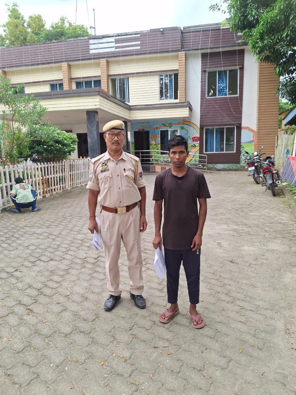 নাগ্ৰীজুলি আৰক্ষীৰ তৎপৰতাত নিৰুদ্দিষ্ট মহিলা আৰু চাৰি মহীয়া শিশু উদ্ধাৰ। এজনক গ্ৰেপ্তাৰ। 
