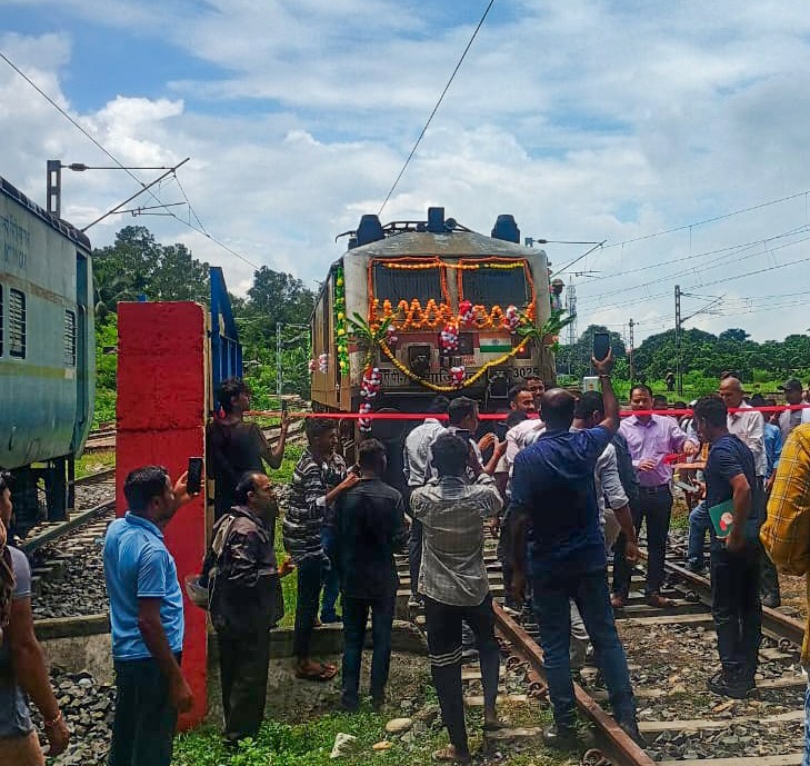 উত্তৰ-পূব সীমান্ত ৰেলৱেৰ কৌশলগত উন্নীতকৰণৰ দ্বাৰা নিউ জলপাইগুড়ী ষ্টেচনত পৰিচালনগত দক্ষতা লাভ