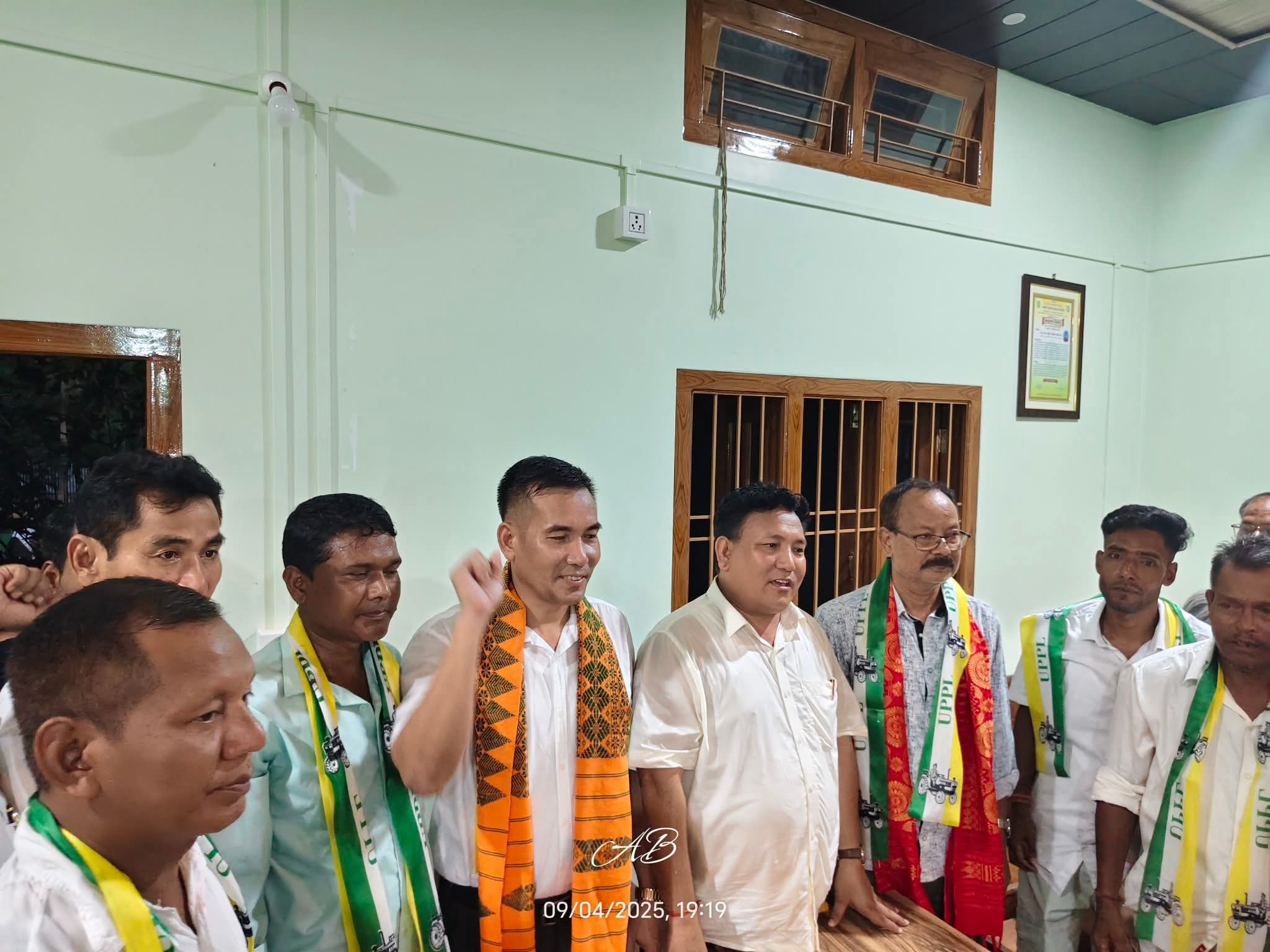 তামুলপুৰত BPF নেতা ৰিংচাৰ বড়োৰ নেতৃত্বত ১৫০ জন UPPL দলত যোগদান।